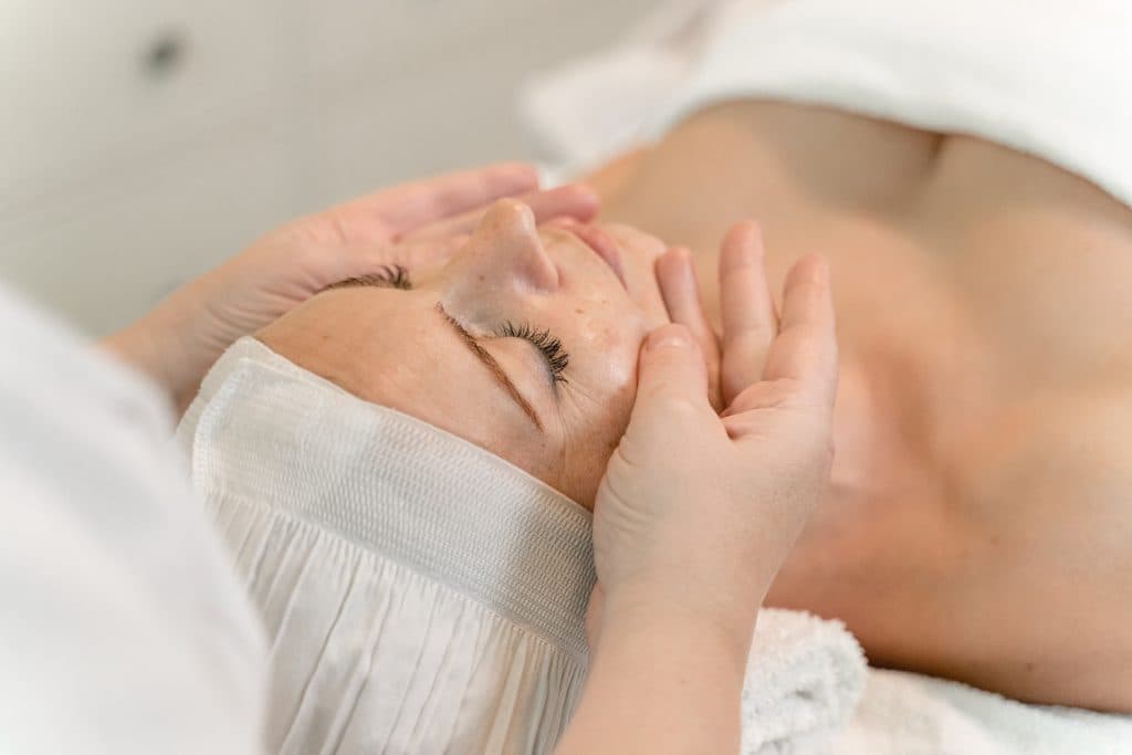 Gesichtsbehandlungen